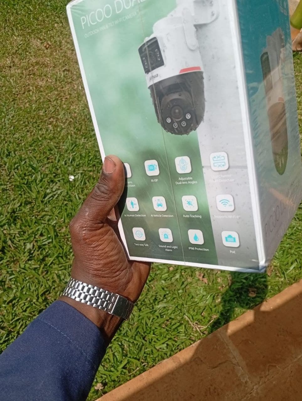 Dual-camera entrance — Dahua bullet + PTZ for homes